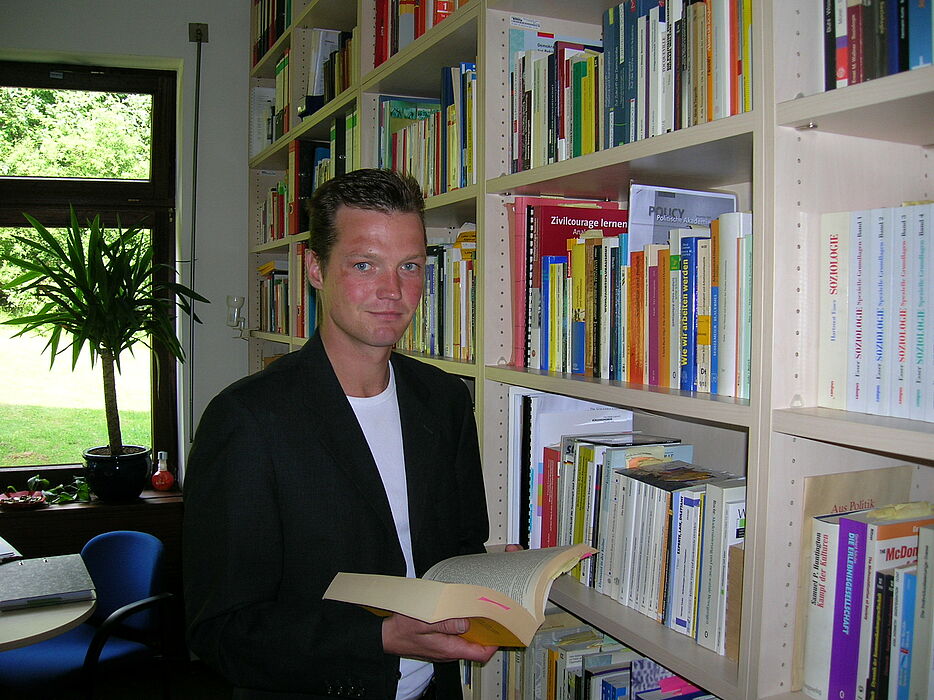 Foto (Julius Kolossa): Prof. Dr. Dr. Sebastian Braun, Direktor des Forschungszentrums für Bürgerschaftliches Engagement an der Universität Paderborn.