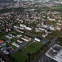 Luftbild Campus und RailCab-Teststrecke der Universität Paderborn, 15. Oktober 2009 (Ansicht von Südwest)