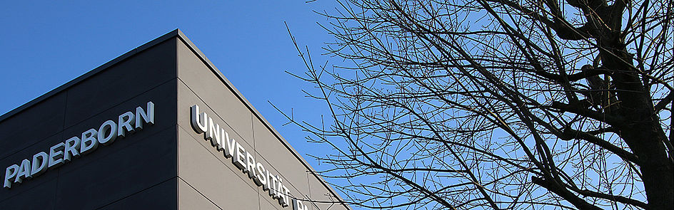 Schatten und Licht am Hörsaal- und Seminargebäude L.