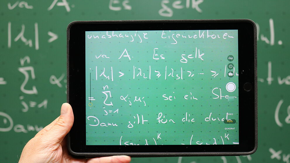 Abbildung: Das 19. Emeriti-Treffen steht im Zeichen der Herausforderung „Digitaler Schulalltag". (Foto: Universität Paderborn, Alexandra Dickhoff)