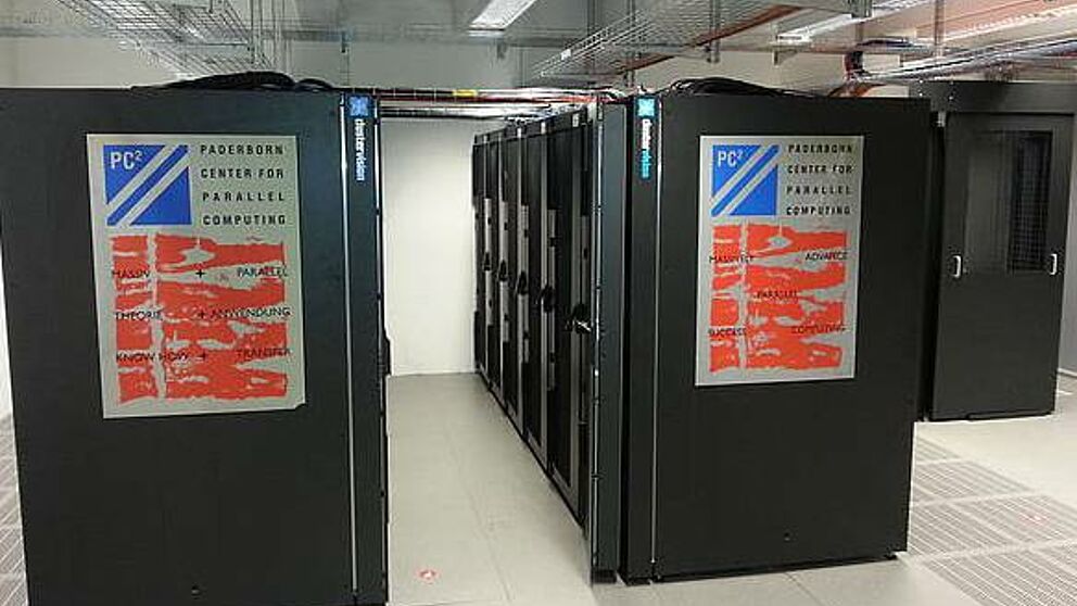 Foto (Universität Paderborn, PC²): Der Hochleistungsrechner "OCuLUS" zählt zu den zehn schnellsten Rechnern Deutschlands.