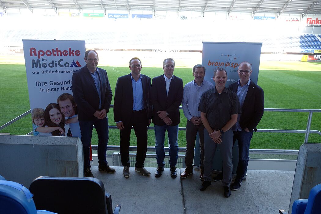 Die Referenten des Symposiums 2019 (v. l.): Dr. Ulrich Schneider, Prof. Dr. Dr. Claus Reinsberger, Prof. Dr. Tim Meyer, Dr. Matthias Porsch, Dr. Alli Gokeler,  Prof. Dr. Jochen Baumeister.