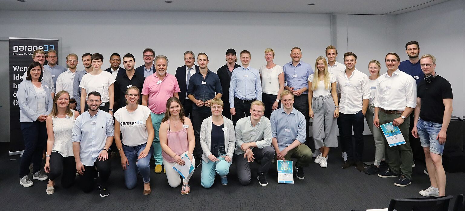 Foto: Die Juroren, Initiatoren und Teilnehmerinnen und Teilnehmer des diesjährigen „Call for Ideas“.