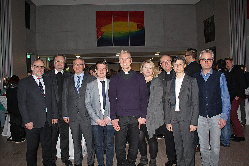 Foto: Stimmten sich auf das neue Jahr ein: Volker Peckhaus (Dekan Fakultät für Kulturwissenschaften / v. l.), Hans Hobelsberger (Dekan Fachbereich Theologie an der KatHO), Rüdiger Althaus (Rektor der Theol. Fakultät), Andreas Junker, Nils Petrat (kath