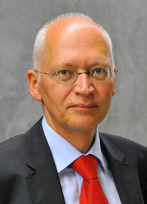 Foto (Universität Paderborn): Dr. phil. Jürgen Brautmeier, Direktor der Landesanstalt für Medien NRW in Düsseldorf