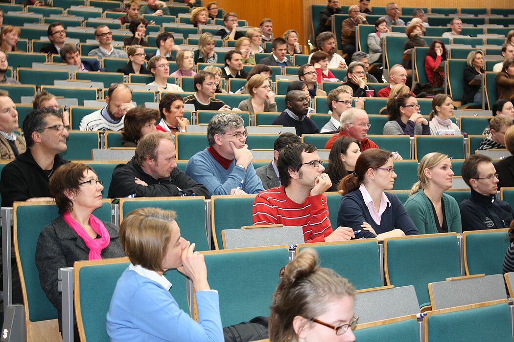 Foto: Über 400 Hochschulangehörige nahmen an der PAUL-Informationsveranstaltung im Audimax teil.