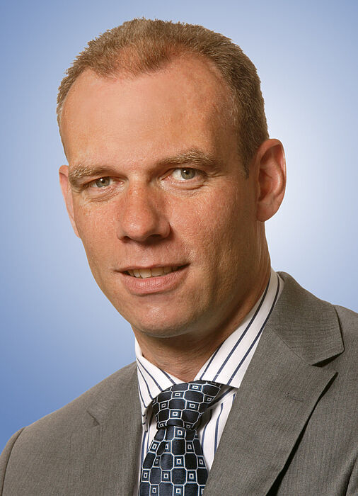 Foto (Universität Paderborn): Prof. Dr. Johannes Blömer referiert über Kryptografie.