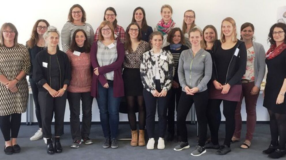 Foto (Mentoring-Programm): Die Auftaktveranstaltung bildete für 17 Doktorandinnen den Startpunkt zur interdisziplinären Vernetzung und zum Austausch mit einer externen Mentorin.
