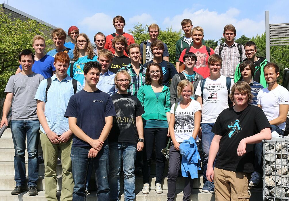 Foto (Universität Paderborn): Interessantes erlebten die „Sommerakademisten“ der Physik bei der Exkursion zur Physikalisch-Technischen Bundesanstalt (PTB) in Braunschweig.