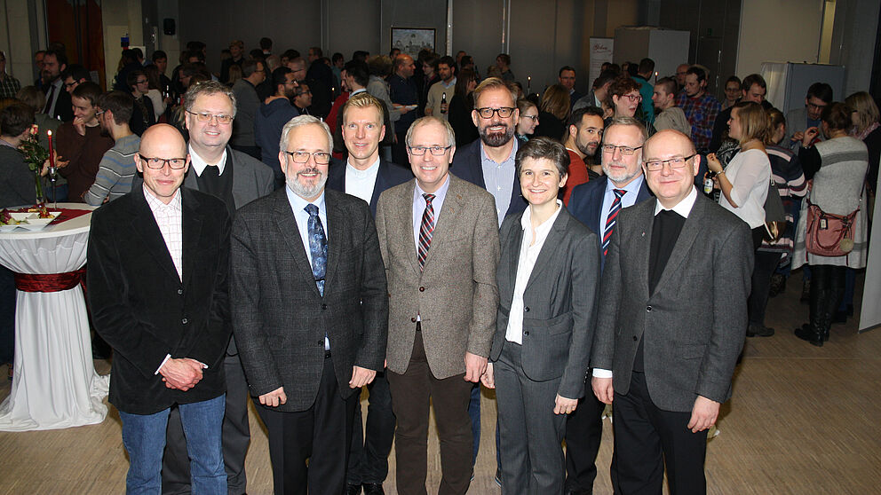 Foto (Birger Berbüsse): Stimmten sich auf 2017 ein: (v. l.) Gerhard Kilz (KatHo), Rektor Rüdiger Althaus (Theologische Fakultät), Dekan Kai Sander (KatHo), Studierendenpfarrer Nils Petrat, Landrat Manfred Müller, stellv. Bürgermeister Karsten Grabens