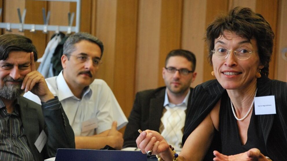 Foto (Universität Paderborn): v. l.  Prof. Dr. M. Reza Beheshti (Noarghanun Institute for Philosophical Researches, Iran), Prof. Dr. Cafer Sadik Yaran (Universität Samsun, Türkei), Ufuk Topkara (ZeKK, Paderborn) und Prof. Dr. Helga Kuhlmann (Universit