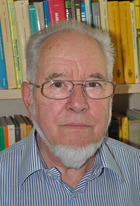 Foto (Universität Paderborn): Prof. Dr. Eberhard Kaniuth