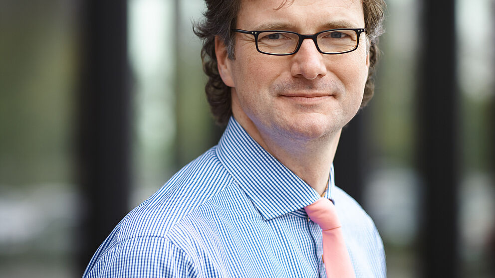 Foto (Universität Paderborn): Prof. Dr. Rüdiger Kabst treibt seit 2013 die Gründungskultur an der Universität Paderborn voran.