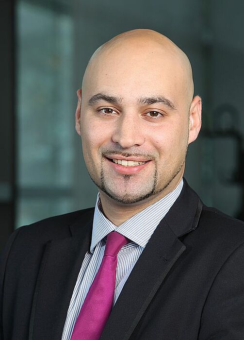 Foto (it’s OWL): Dr.-Ing. Roman Dumitrescu, Direktor des Fraunhofer-Instituts für Entwurfstechnik Mechatronik IEM und Geschäftsführer für Strategie, Forschung und Entwicklung des Spitzenclusters it’s OWL, ist nun auch Professor am Institut für In