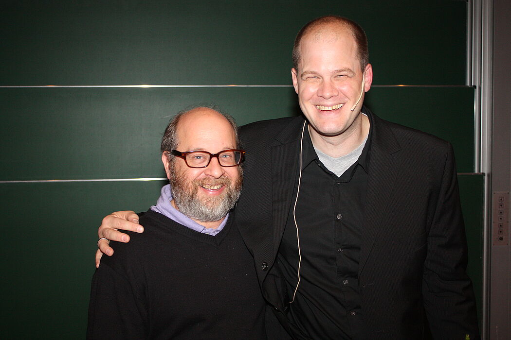 Foto (Universität Paderborn, Patrick Kleibold): Prof. Stephen Jacobs (Rochester Institute of Technology) und Prof. Dr. Jörg Müller-Lietzkow.