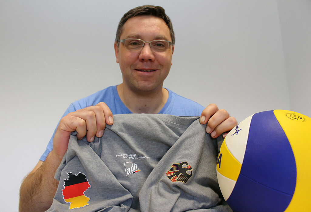 Foto (Heiko Appelbaum): Paderborner Kompetenz: Uli Kussin war in Taipeh Mitglied einer deutschen Delegation, die den Volleyball-Sport fördern will.