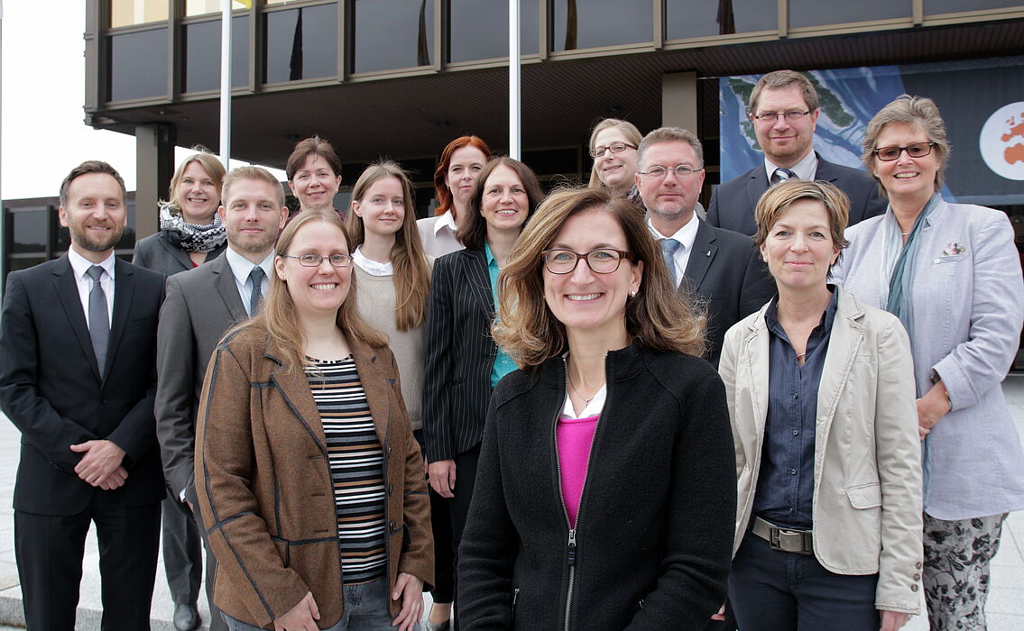 Foto (Universität Paderborn, Vanessa Dreibrodt): Vertreterinnen und Vertreter der Hochschulen in Ostwestfalen-Lippe trafen sich zum Kick-off-Meeting ihres gemeinsamen Projekts eu4owl – PROMPT.