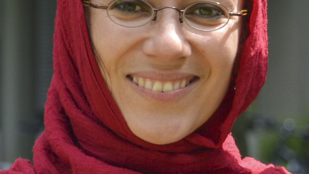 Foto (Universität Paderborn, Johannes Pauly): Jun.-Prof. Dr. Muna Tatari leitet seit 2015 das Seminar für Islamische Theologie. Ihre Antrittsvorlesung ist jetzt in der 142. Ausgabe der Paderborner Universitätsreden erschienen.