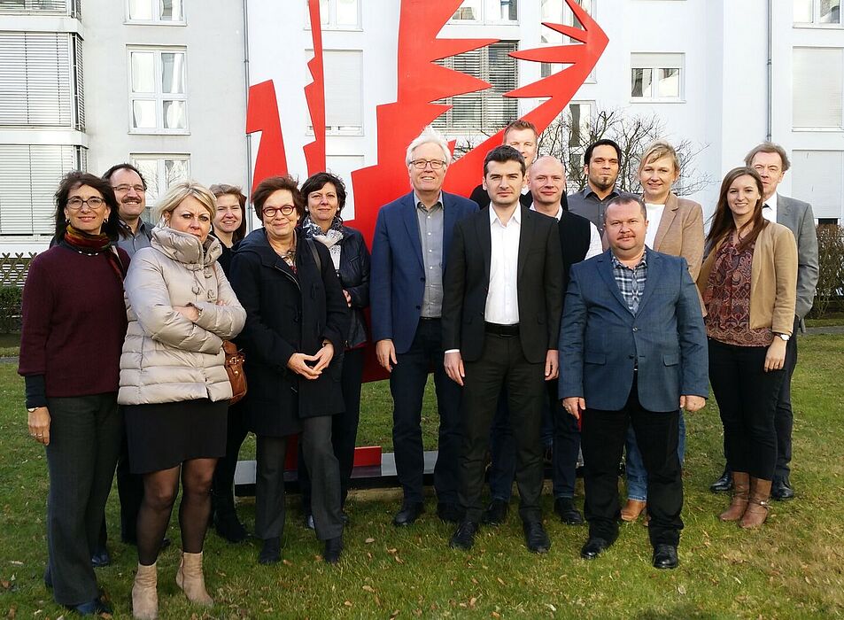 Foto (Universität Paderborn): Bildungsexperten aus fünf europäischen Ländern trafen sich zum Start des neuen inklusiven europäischen Bildungsprojekt “myVETmo”.