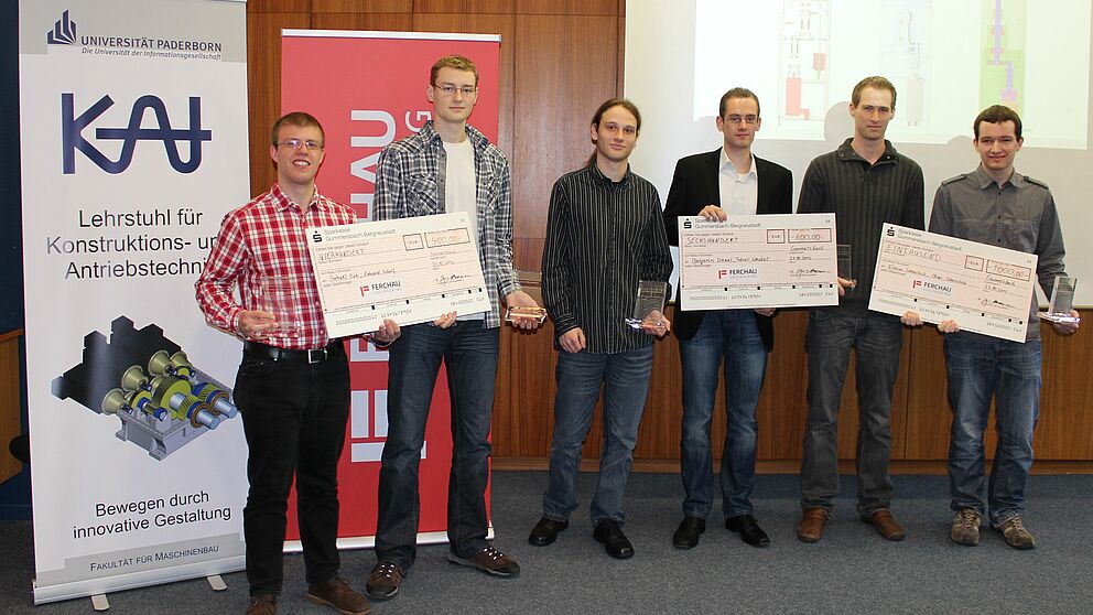 Foto: Die Preisträger des FERCHAU-Förderpreises 2012 (v. l.): Samuel Düe, Eduard Scharf, Tobias Wecker, Benjamin Bauer,  Oliver Schienstock, Florian Schienstock