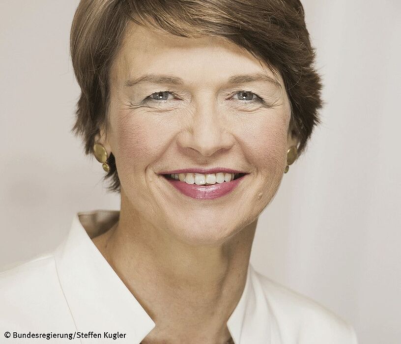 Foto (Bundesregierung, Steffen Kugler): Elke Büdenbender ist am 16. April zu Gast an der Universität Paderborn.