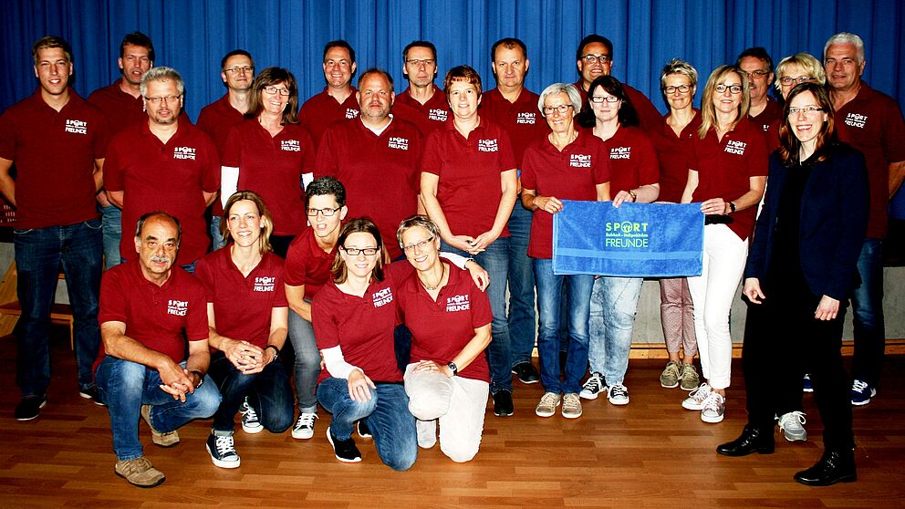 Foto (Hans-Werner Dröge): hintere Reihe (v. l. n. r.): Niklas Laskowski, Klaus Dalbkermeyer, Peter Strunkmann, Michael Hansmeier, Klaus Püschner, Dirk Hollmann, Carsten Lemm, Silke Strunkmann, Detlef Schröder, Hans-Joachim Seehrich; mittlere Reihe (v. 