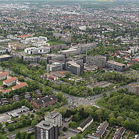 Luftbild Campus der Universität Paderborn, 11. Mai 2015 (Ansicht von Südost)