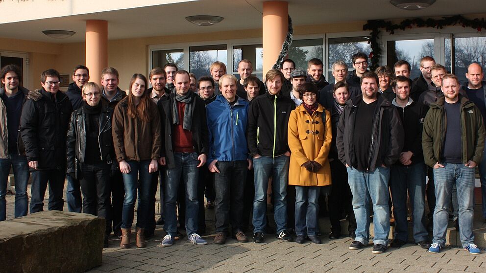 Foto (Universität Paderborn): Die Teilnehmer des neunten Doktorandenkolloquiums des Graduiertenkollegs "Mikro- und Nanostrukturen in Optoelektronik und Photonik".