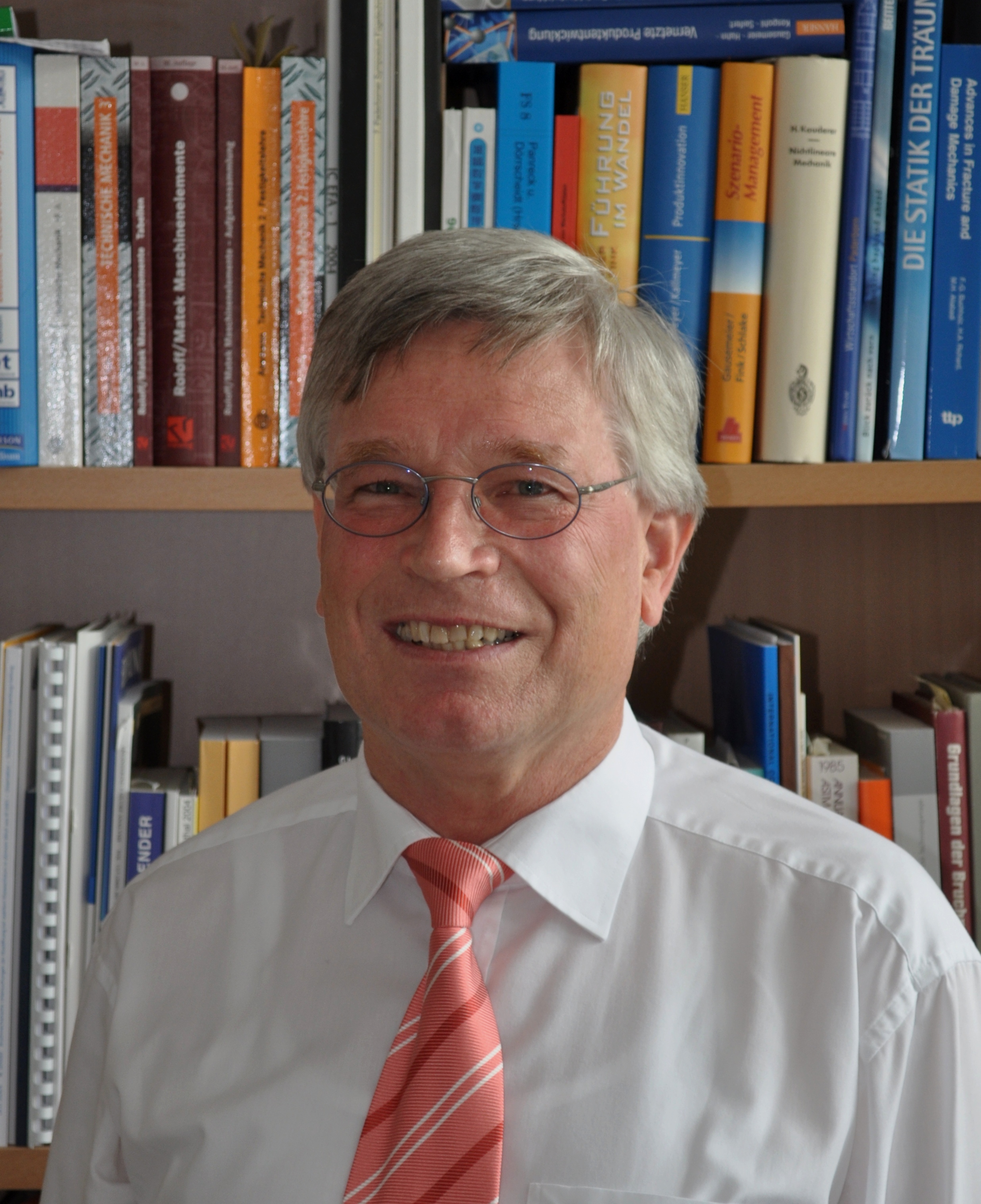 Foto (Universität Paderborn): Prof. Dr.-Ing. Hans Albert Richard ...