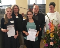 Foto (v. l. n. r.): Dr. Christina Buschle (DJI, München), Prof. Regina Egetenmeyer, Lisa Breitschwerdt (beide Universität Würzburg), Joachim Höper (wbv), Prof. Christiane Hof (für die Sektion Erwachsenenbildung). Bereits abgereist waren Michael Golle