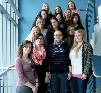 Foto (Peer-Mentoring): Mentees und Mentorinnen des sechsten Jahrgangs bei der Auftaktveranstaltung