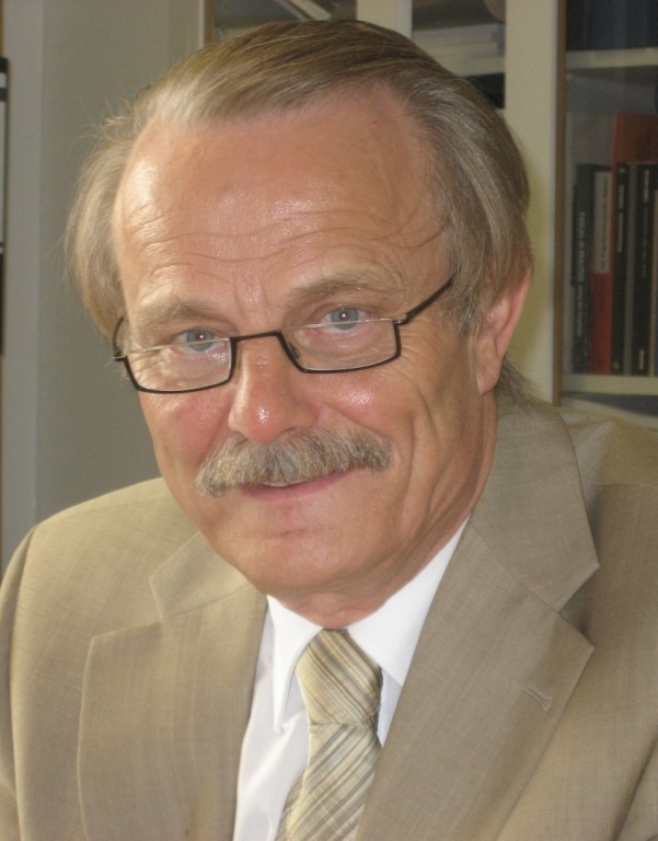 Dr.-Ing. Manfred Nagl wird mit