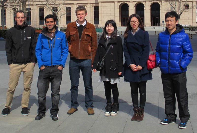 Deutsch-Chinesisches Zusammentreffen auf dem Campus der Beihang Universität: Thomas Westfechtel, Mesut Alptekin, Raphael Hermelingmeier, Jiang Yangyang, Li Sining und Deng Dawei (v.l.n.r.)